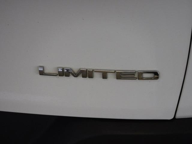used 2018 Jeep Cherokee car, priced at $13,050