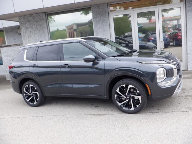 new 2024 Mitsubishi Outlander car, priced at $39,380