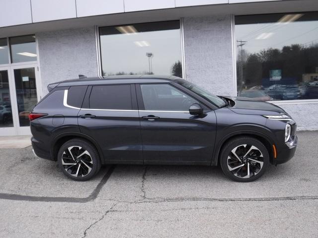 new 2024 Mitsubishi Outlander car, priced at $38,070