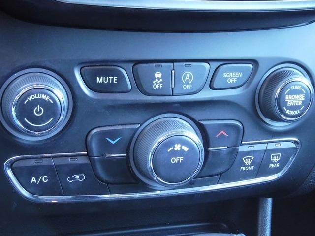 used 2020 Jeep Cherokee car, priced at $20,754