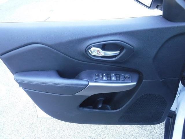 used 2020 Jeep Cherokee car, priced at $20,754