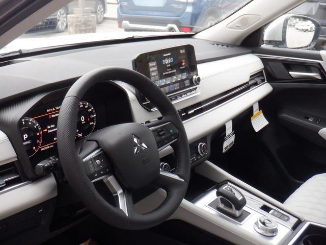 new 2024 Mitsubishi Outlander car, priced at $41,360