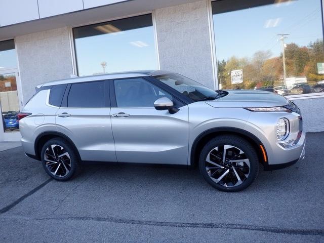 new 2024 Mitsubishi Outlander car, priced at $35,420