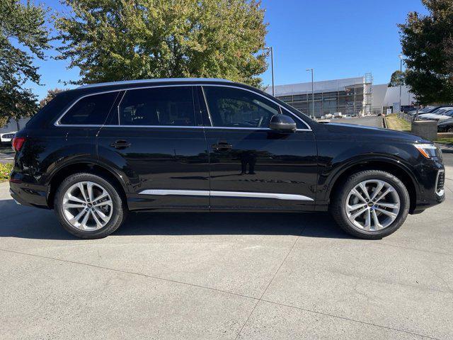 new 2025 Audi Q7 car, priced at $71,800