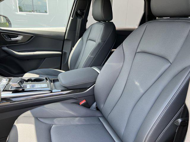 new 2025 Audi Q7 car, priced at $76,350