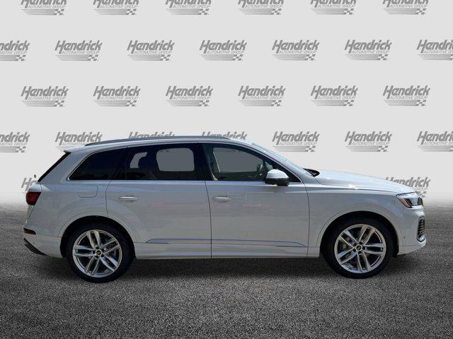 new 2025 Audi Q7 car, priced at $77,080
