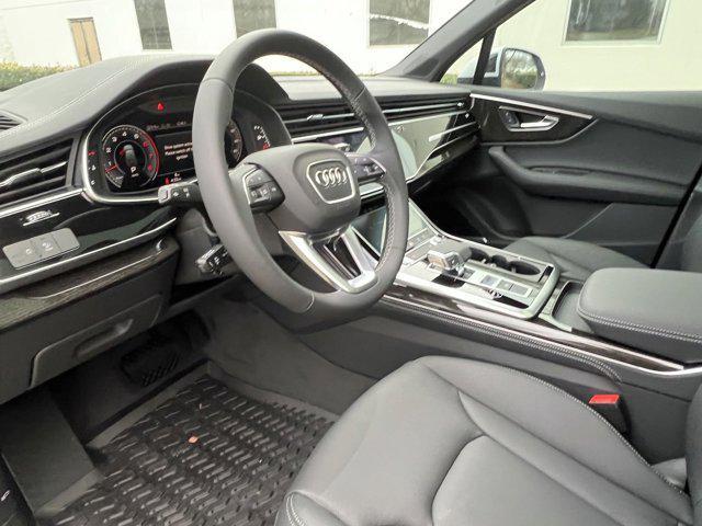 new 2025 Audi Q7 car, priced at $77,605