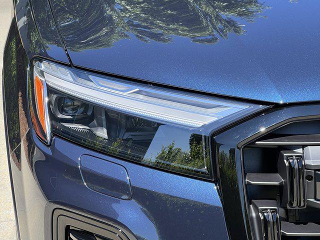 new 2025 Audi Q7 car, priced at $77,750