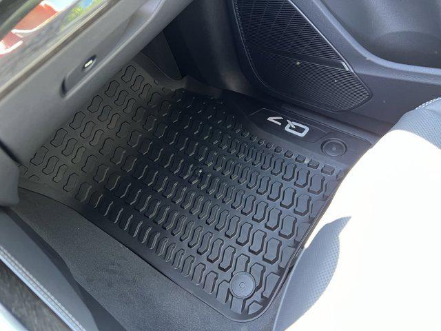 new 2025 Audi Q7 car, priced at $77,750