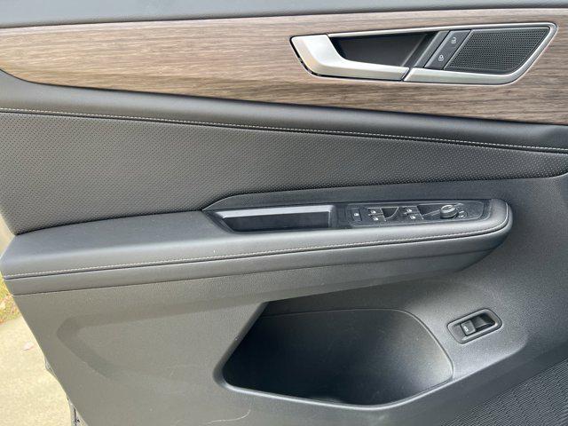 used 2025 Volkswagen Atlas car, priced at $41,999