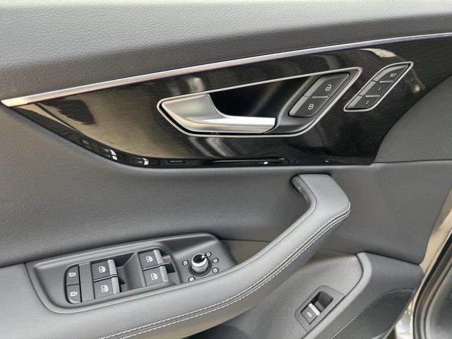 new 2025 Audi Q7 car, priced at $76,350