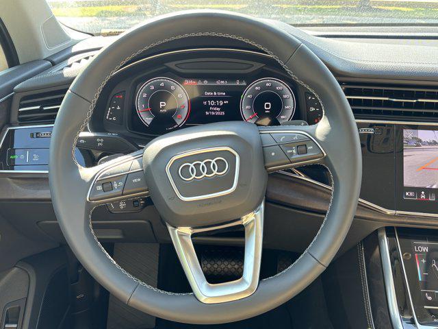 new 2025 Audi Q7 car, priced at $77,080