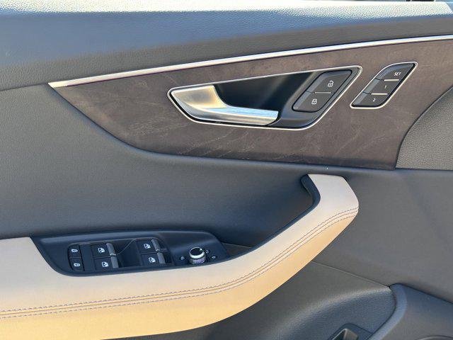 new 2025 Audi Q7 car, priced at $77,080