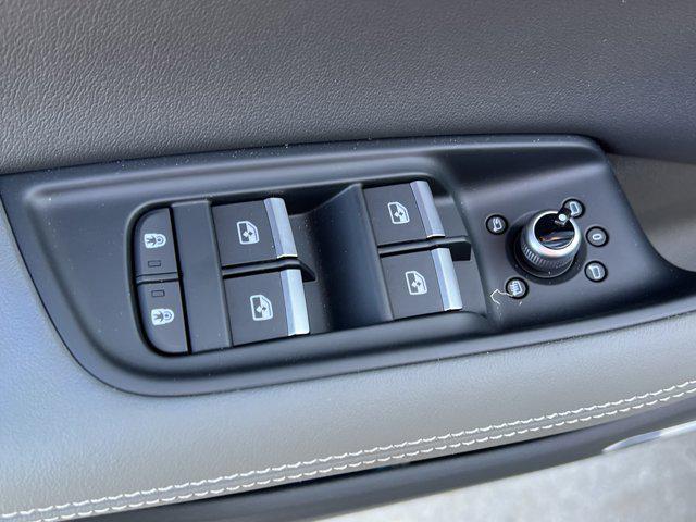 new 2026 Audi Q7 car, priced at $78,295