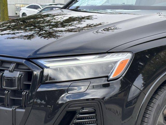 new 2026 Audi Q7 car, priced at $78,295