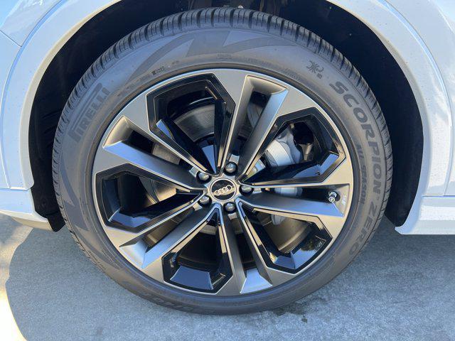 new 2026 Audi Q7 car, priced at $78,295