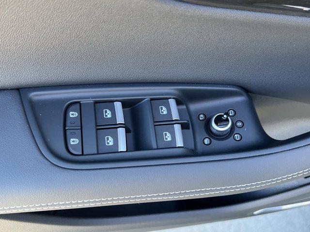 new 2026 Audi Q7 car, priced at $78,295