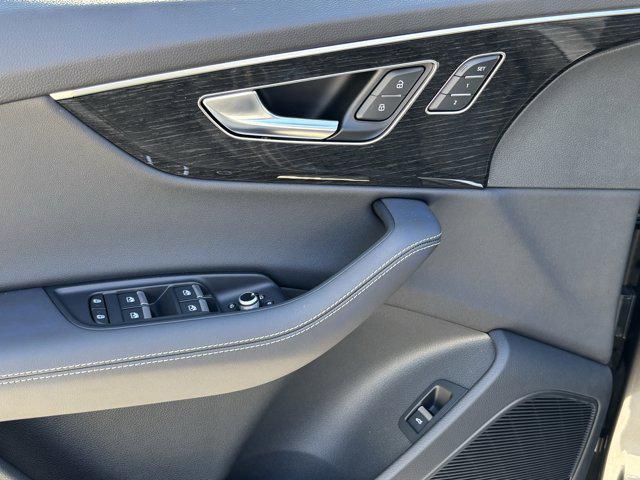 new 2026 Audi Q7 car, priced at $78,295