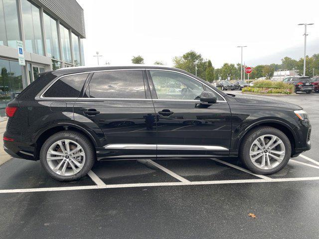 new 2025 Audi Q7 car, priced at $75,800