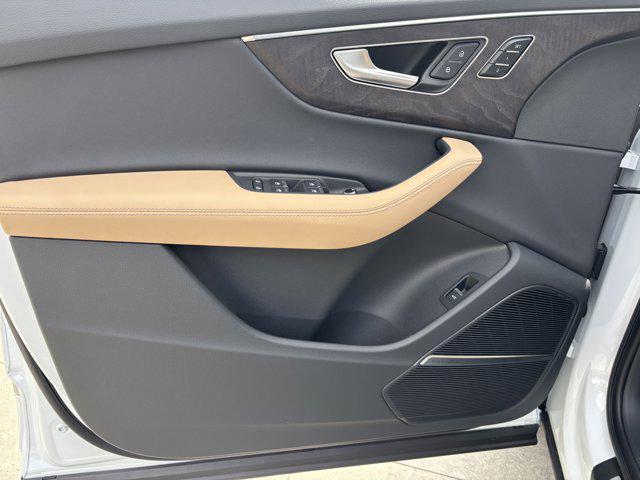 new 2026 Audi Q7 car, priced at $77,195