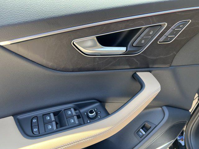 new 2025 Audi Q7 car, priced at $77,450