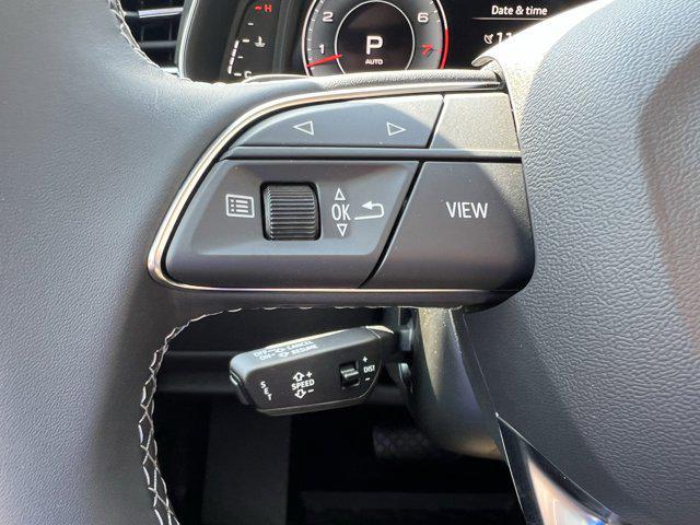 new 2025 Audi Q7 car, priced at $76,205