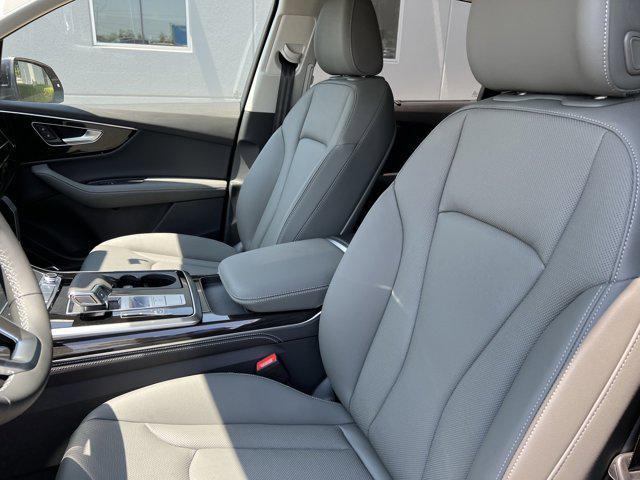 new 2025 Audi Q7 car, priced at $76,700