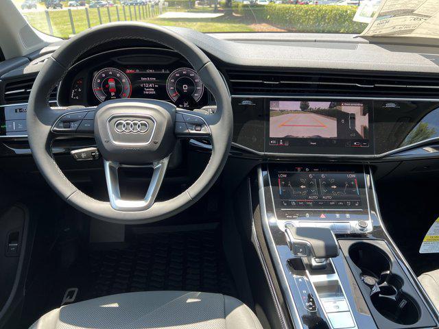 new 2025 Audi Q7 car, priced at $76,700