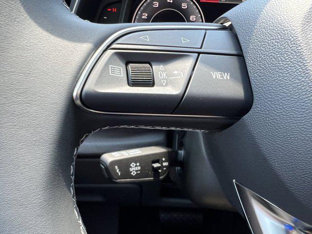 new 2025 Audi Q7 car, priced at $76,205