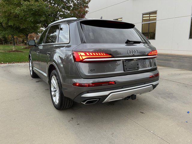 new 2025 Audi Q7 car, priced at $75,800