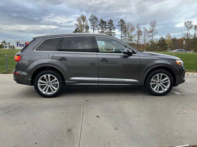 new 2025 Audi Q7 car, priced at $75,800