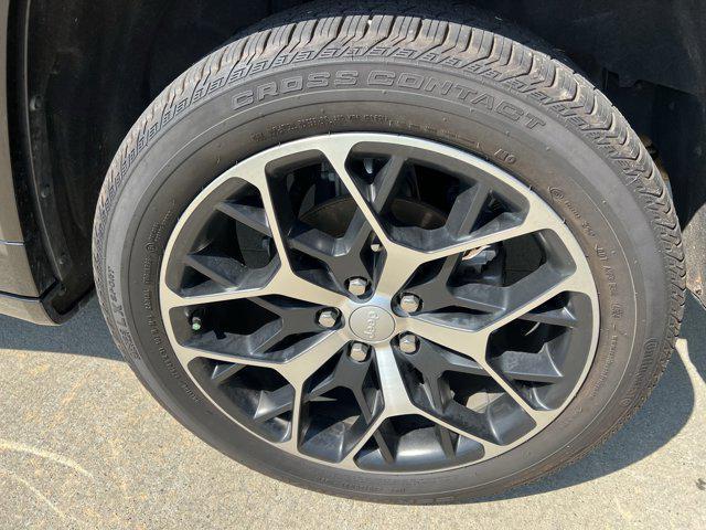 used 2023 Jeep Grand Cherokee car, priced at $41,999