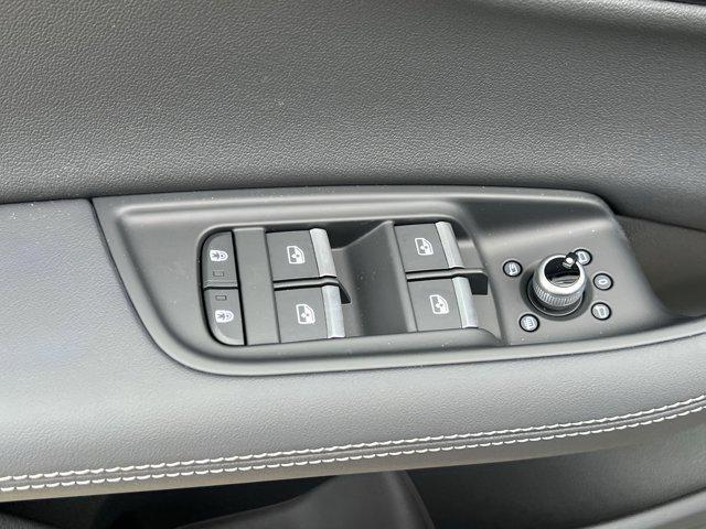 new 2025 Audi Q7 car, priced at $76,480