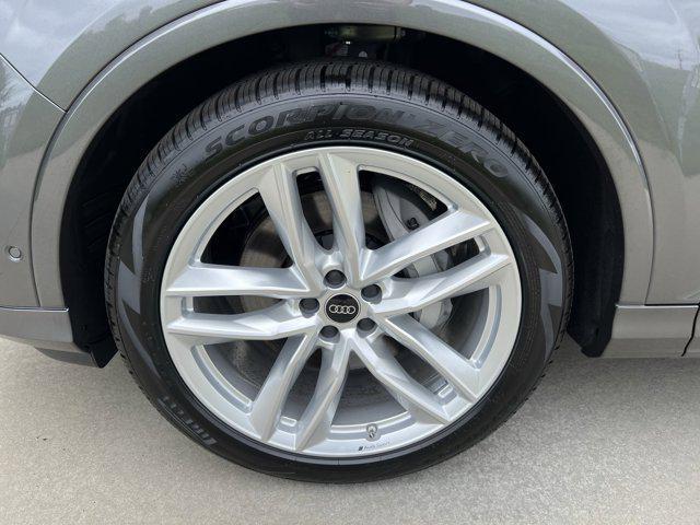 new 2025 Audi Q7 car, priced at $76,480