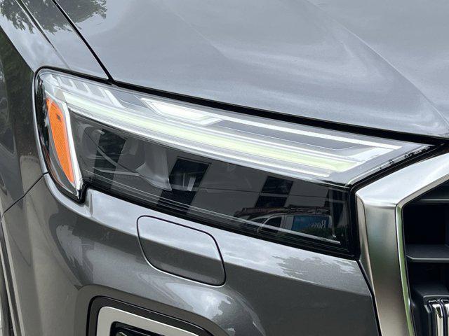 new 2025 Audi Q7 car, priced at $76,480