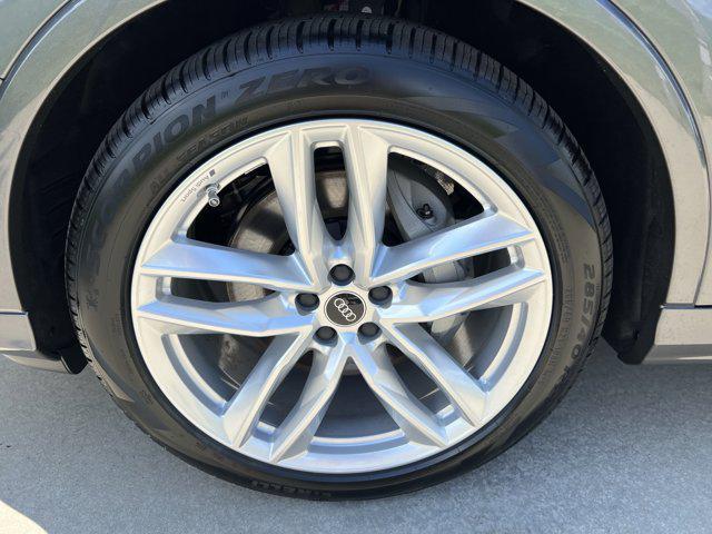 new 2025 Audi Q7 car, priced at $76,480