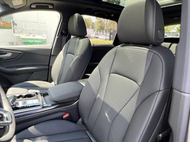 new 2025 Audi Q7 car, priced at $76,480