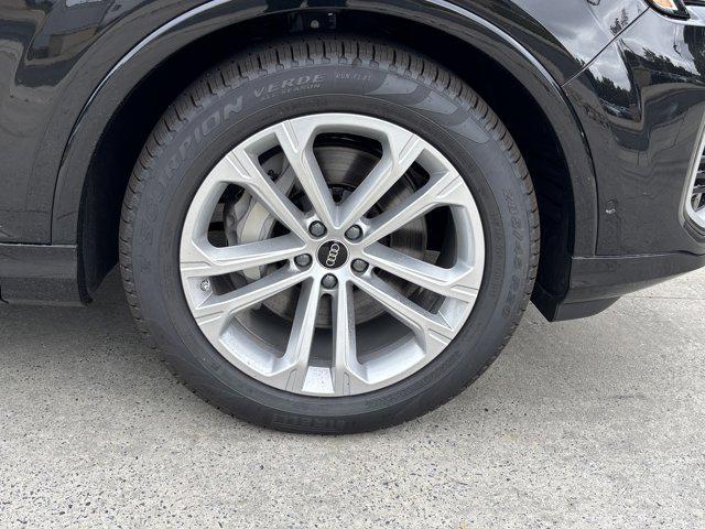 new 2026 Audi Q7 car, priced at $77,195