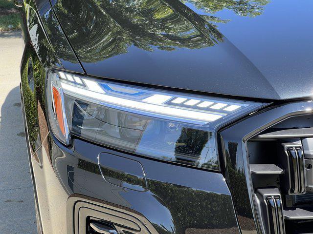 new 2025 Audi Q7 car, priced at $84,205