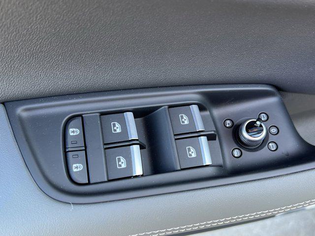 new 2026 Audi Q7 car, priced at $78,295