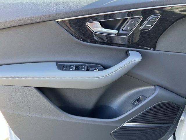 new 2026 Audi Q7 car, priced at $78,295