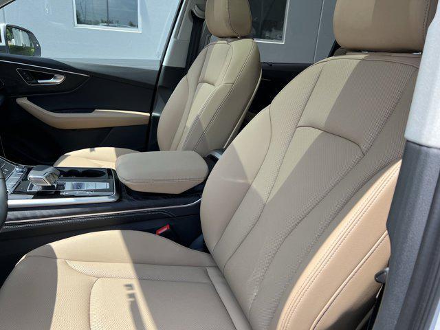 new 2025 Audi Q7 car, priced at $76,205