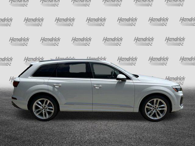 new 2025 Audi Q7 car, priced at $76,205