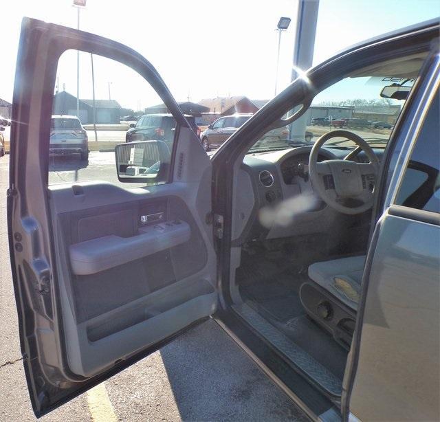 used 2004 Ford F-150 car