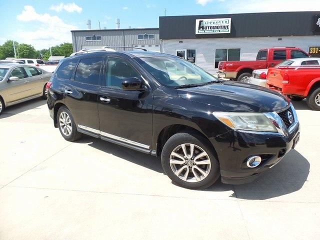 used 2014 Nissan Pathfinder car, priced at $10,900