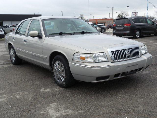 used 2007 Mercury Grand Marquis car, priced at $7,995
