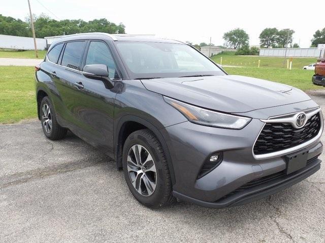 used 2021 Toyota Highlander car, priced at $36,988