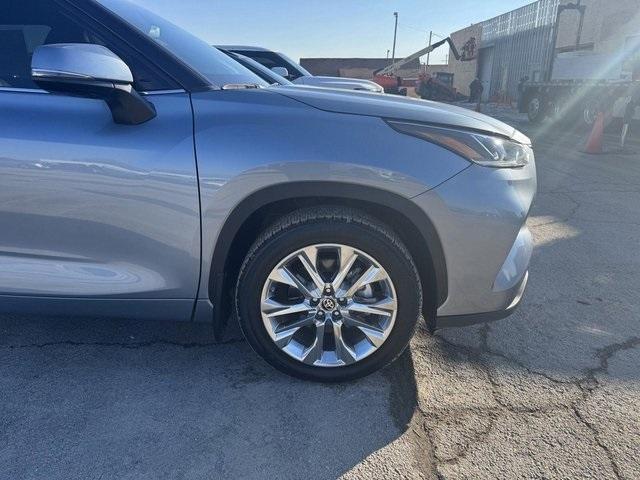 used 2021 Toyota Highlander car, priced at $33,988