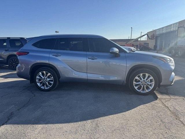 used 2021 Toyota Highlander car, priced at $33,988