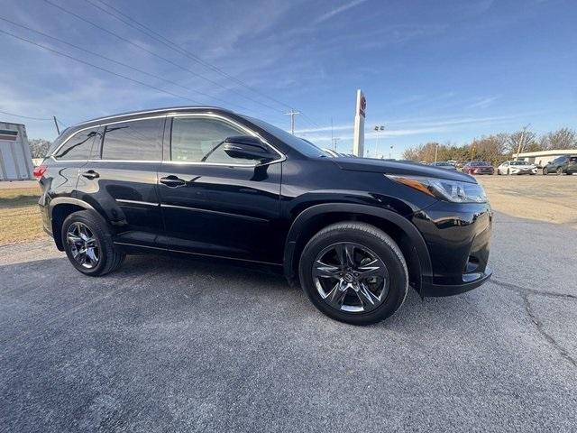 used 2017 Toyota Highlander car, priced at $27,988